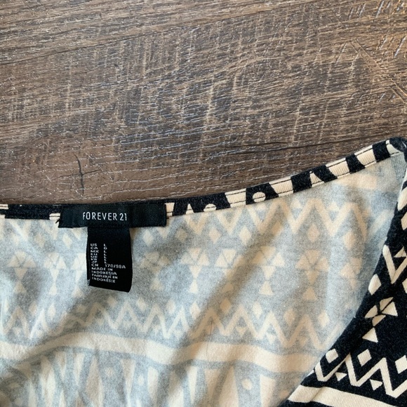 đź‘—Forever 21 Aztec Print Bodycan Size L - Picture 4 of 4